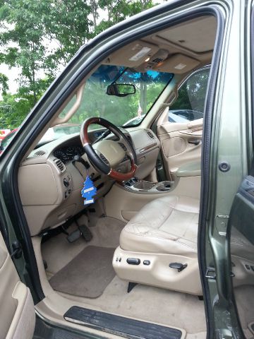 2001 Lincoln Navigator Ram 3500 Diesel 2-WD