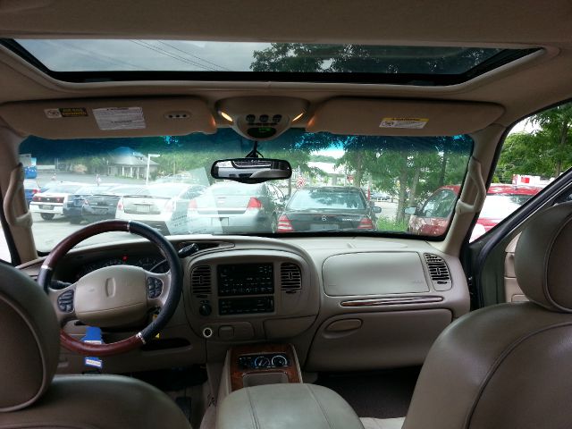 2001 Lincoln Navigator Ram 3500 Diesel 2-WD