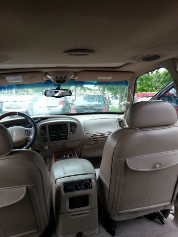 2001 Lincoln Navigator Ram 3500 Diesel 2-WD