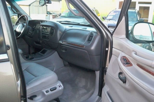 2001 Lincoln Navigator Ram 3500 Diesel 2-WD