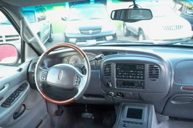 2001 Lincoln Navigator Ram 3500 Diesel 2-WD