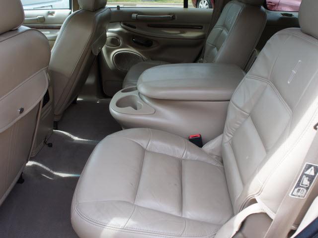 2001 Lincoln Navigator Unknown