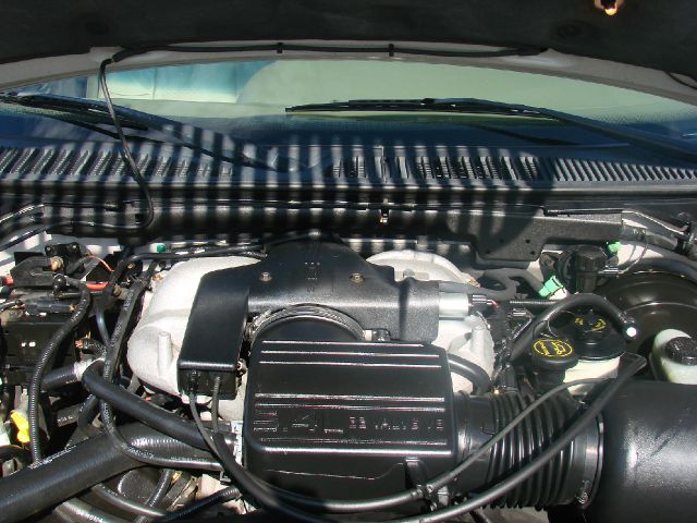 2002 Lincoln Navigator Ram 3500 Diesel 2-WD