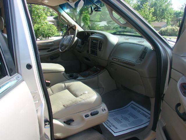 2002 Lincoln Navigator Ram 3500 Diesel 2-WD