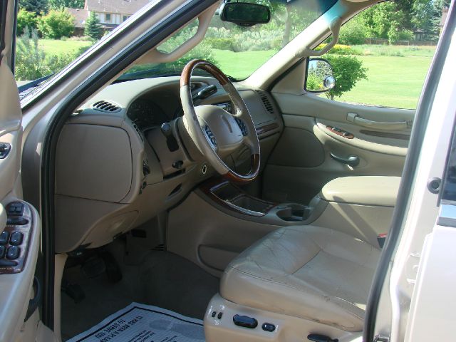 2002 Lincoln Navigator Ram 3500 Diesel 2-WD