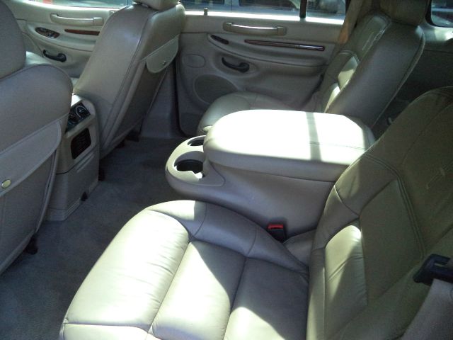 2002 Lincoln Navigator Ram 3500 Diesel 2-WD