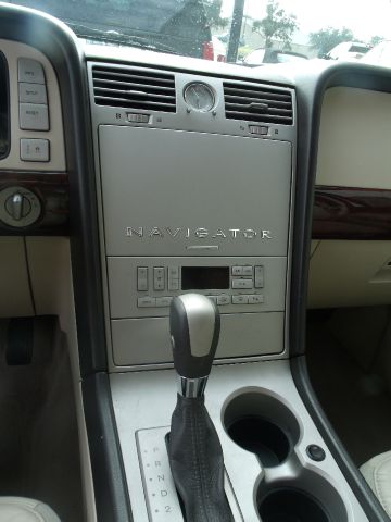 2003 Lincoln Navigator Sport W/navigation