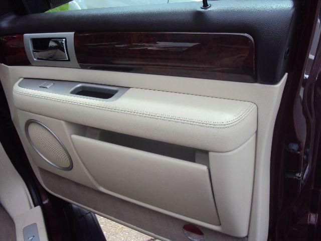 2003 Lincoln Navigator 2.8 Avant Quattro AWD