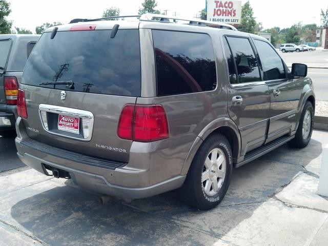 2003 Lincoln Navigator R25
