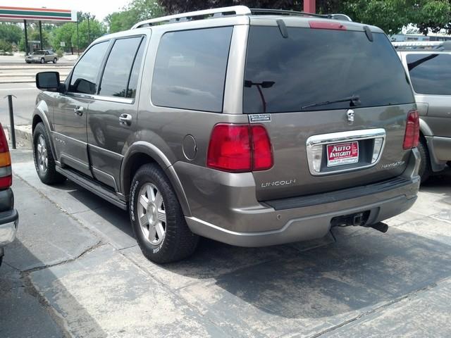 2003 Lincoln Navigator R25