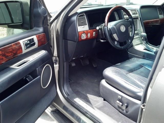 2003 Lincoln Navigator R25