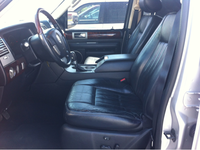 2003 Lincoln Navigator 2dr Coupe Convertible