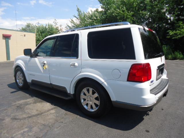 2003 Lincoln Navigator R25