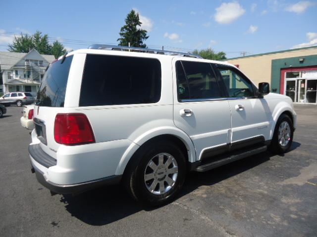 2003 Lincoln Navigator R25