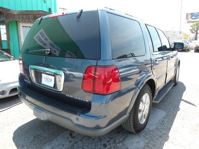 2003 Lincoln Navigator Wagon SE