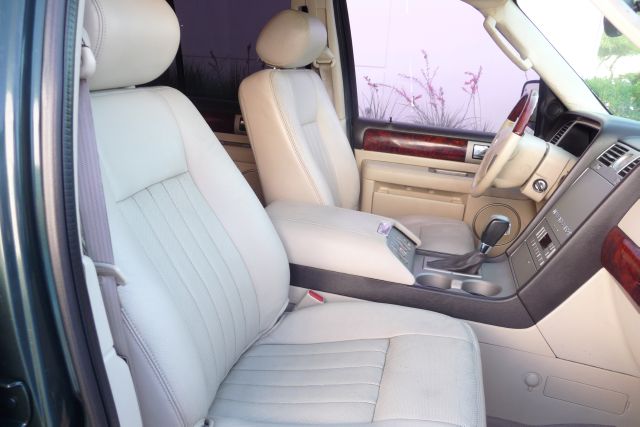 2003 Lincoln Navigator Sport W/navigation