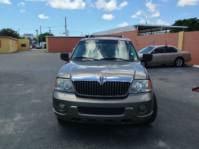 2003 Lincoln Navigator CXL - AWD 7-pass At Brookville