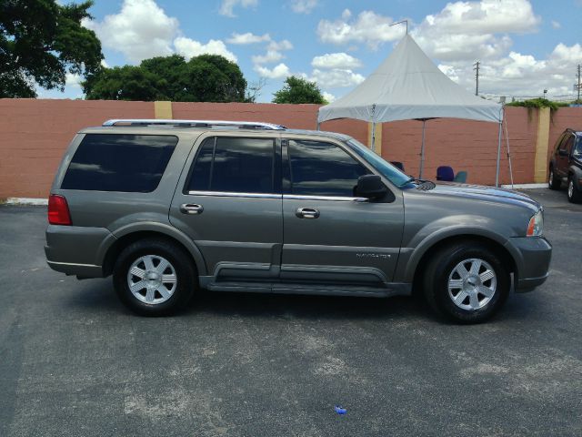 2003 Lincoln Navigator CXL - AWD 7-pass At Brookville
