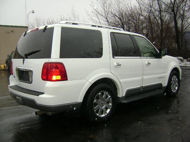2003 Lincoln Navigator R25