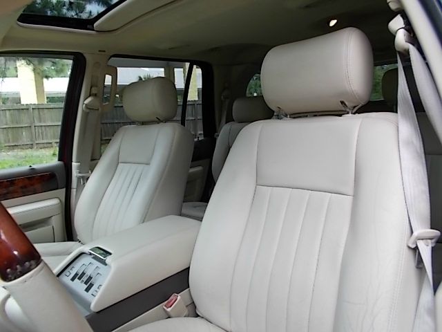 2004 Lincoln Navigator 2dr Coupe Convertible