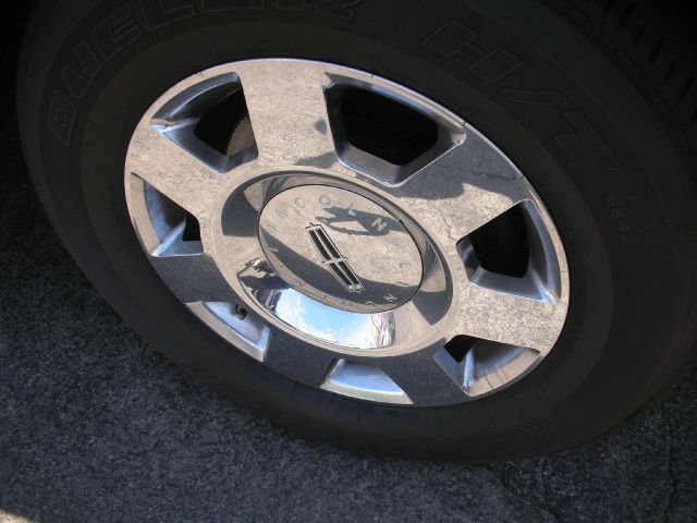 2004 Lincoln Navigator 2dr Coupe Convertible