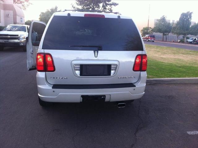 2004 Lincoln Navigator Unknown