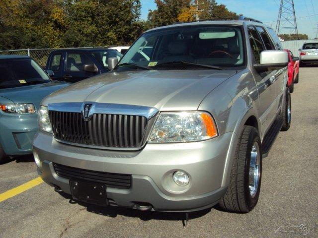 2004 Lincoln Navigator Coupe