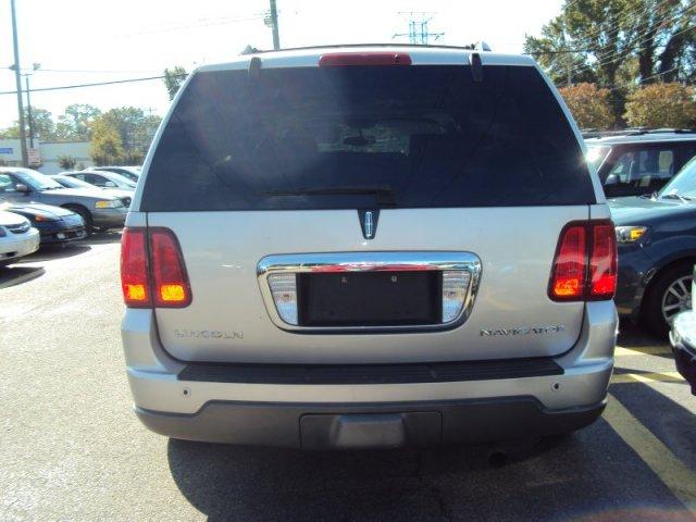 2004 Lincoln Navigator Coupe
