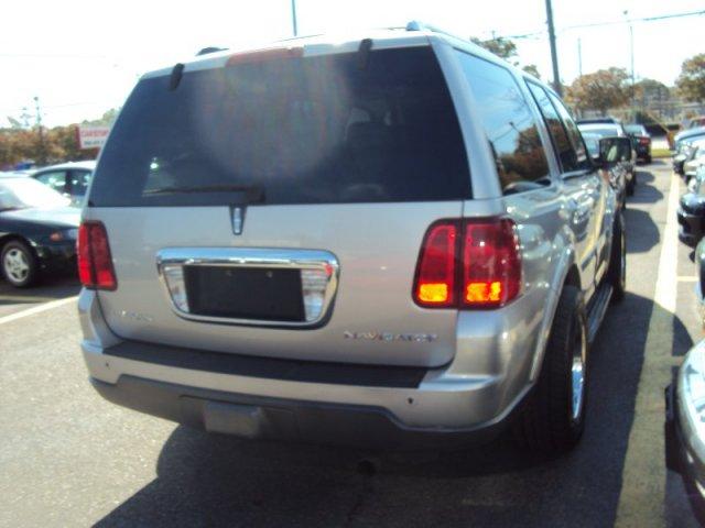 2004 Lincoln Navigator Coupe