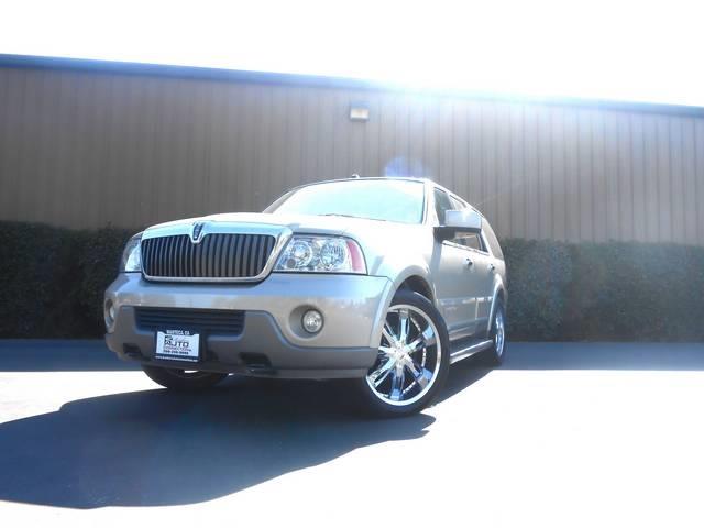 2004 Lincoln Navigator Coupe