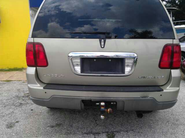 2004 Lincoln Navigator R25