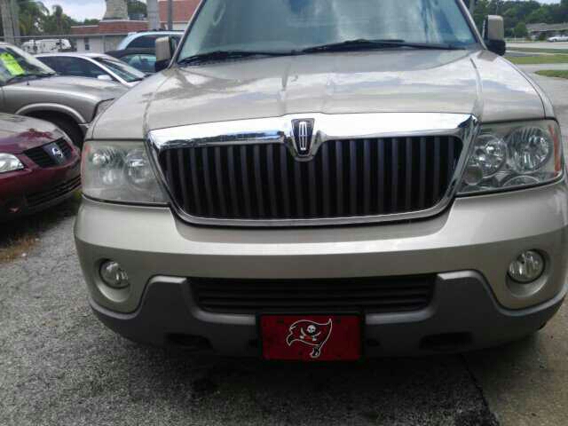 2004 Lincoln Navigator R25