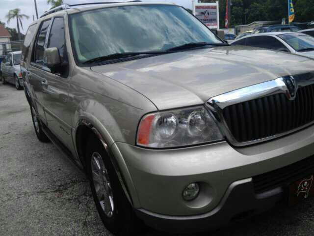 2004 Lincoln Navigator R25