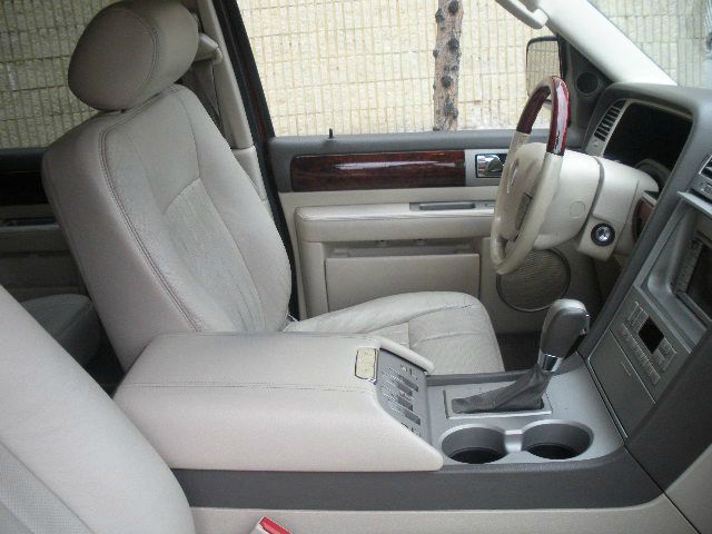 2004 Lincoln Navigator Sport W/navigation