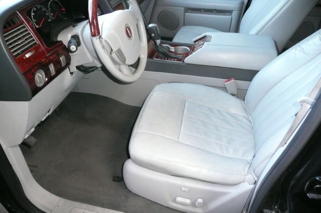 2004 Lincoln Navigator 2dr Coupe Convertible