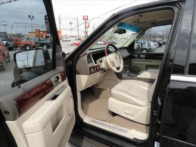 2004 Lincoln Navigator GLS PZEV