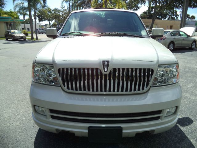 2005 Lincoln Navigator 2dr Coupe Convertible