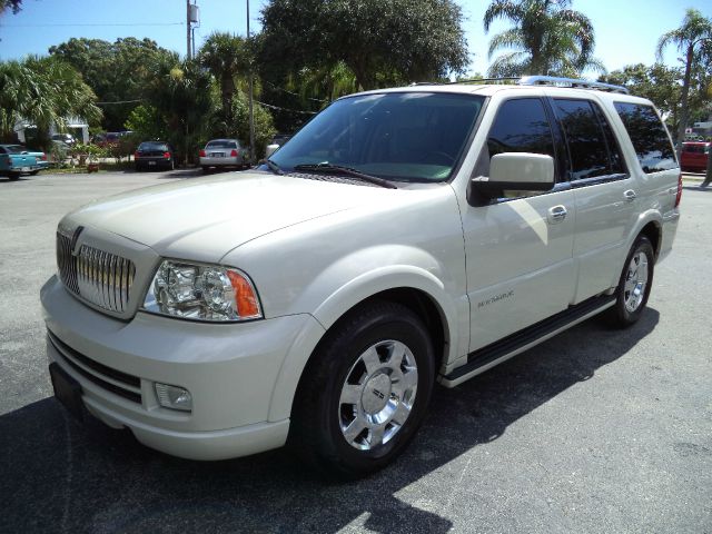 2005 Lincoln Navigator 2dr Coupe Convertible