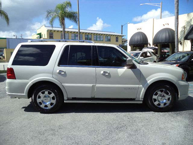 2005 Lincoln Navigator 2dr Coupe Convertible