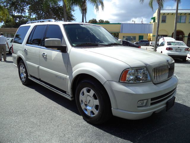 2005 Lincoln Navigator 2dr Coupe Convertible