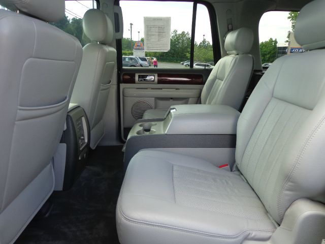 2005 Lincoln Navigator Sport W/navigation