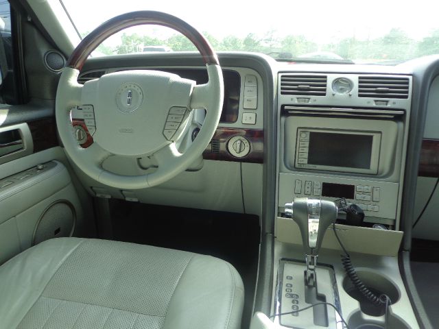 2005 Lincoln Navigator Sport W/navigation