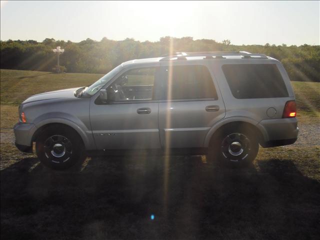 2005 Lincoln Navigator SLT 25