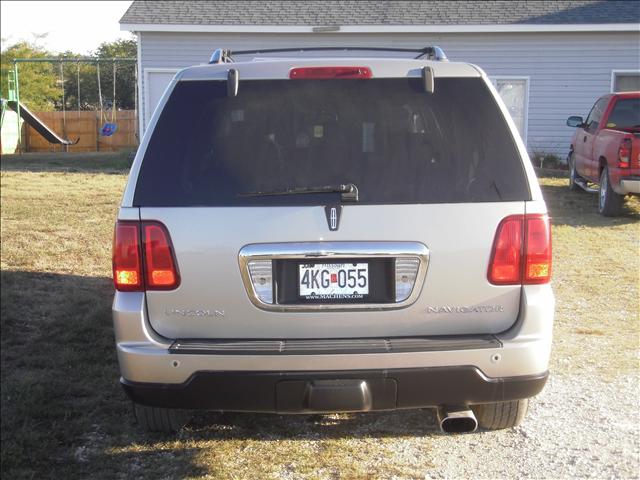 2005 Lincoln Navigator SLT 25