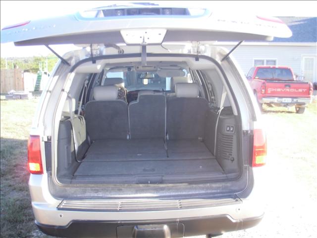 2005 Lincoln Navigator SLT 25