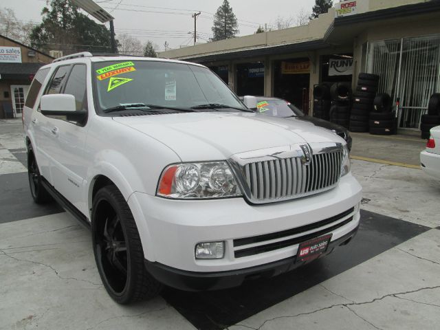 2005 Lincoln Navigator 2dr Coupe Convertible