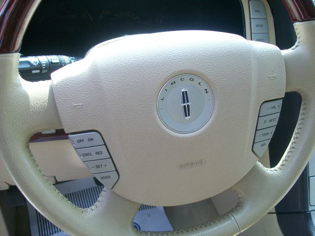 2005 Lincoln Navigator 2dr Coupe Convertible