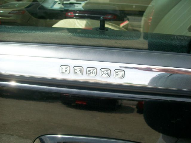 2005 Lincoln Navigator 2dr Coupe Convertible