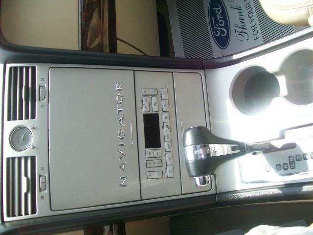 2005 Lincoln Navigator 2dr Coupe Convertible