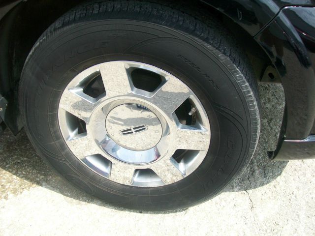 2005 Lincoln Navigator 2dr Coupe Convertible